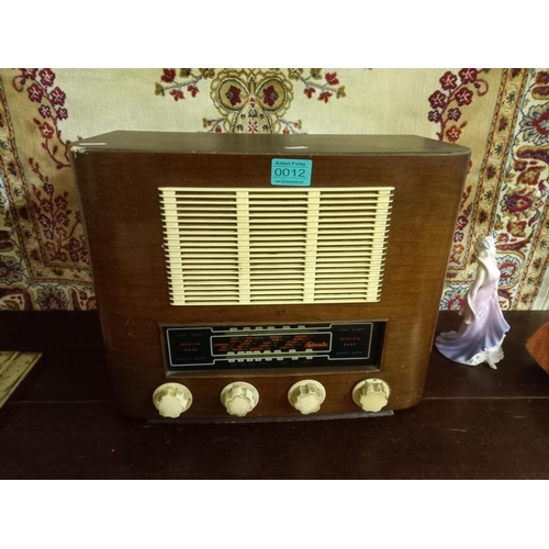 12 - Strad Vintage Radio