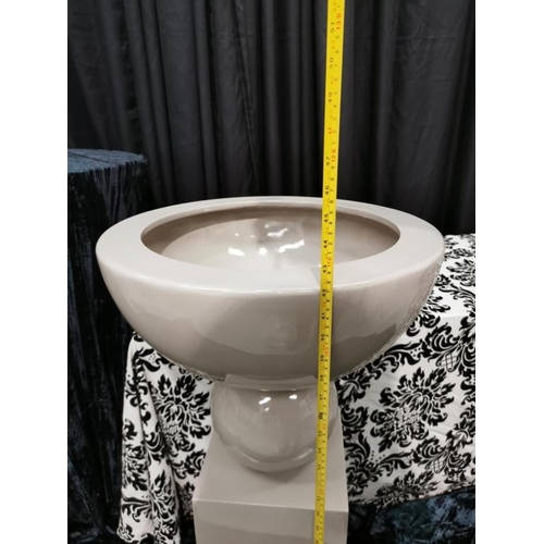 11 - 107cm Bowl Pedestal, Gloss Taupe Finish