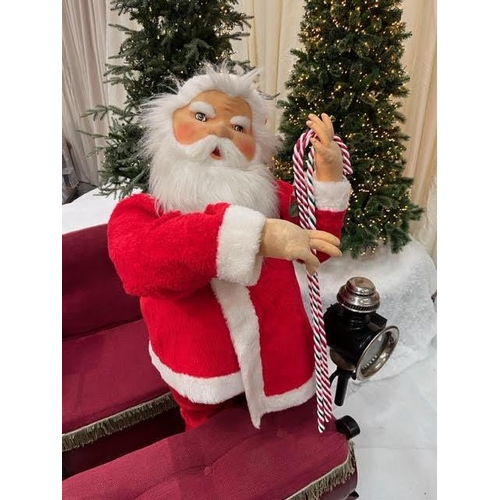 639 - Standing Santa Figure