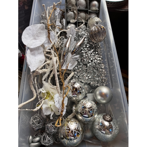 737 - Box of assorted Silver Christmas Décorations