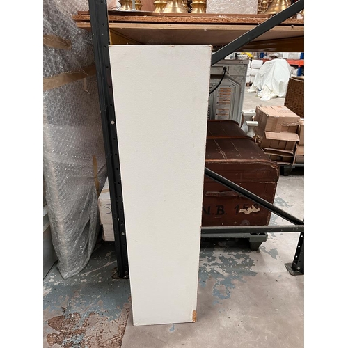 631 - 1 White Square Plinth (90cm D x 30cm H)