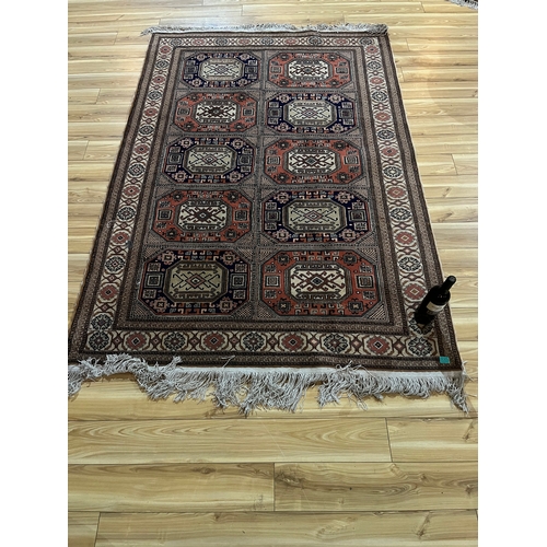 53 - Patterned Centre Rug (230 cm W x 150 cm H)