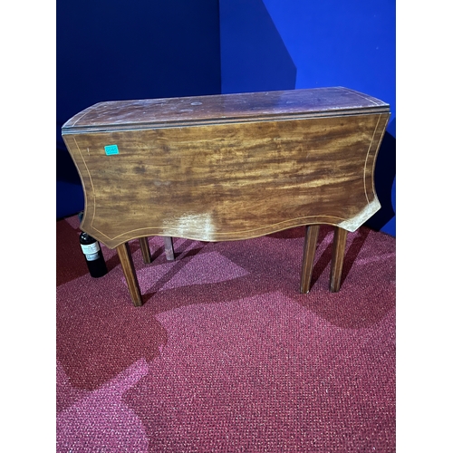 85 - Georgian Mahogany Shaped Double Drop Leaf Table with Boxwood Stringing Throughout on Square Tapering... 