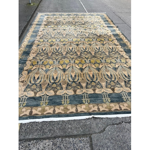 728 - Irish Design Large Centre Rug (530 cm W x 310 cm)