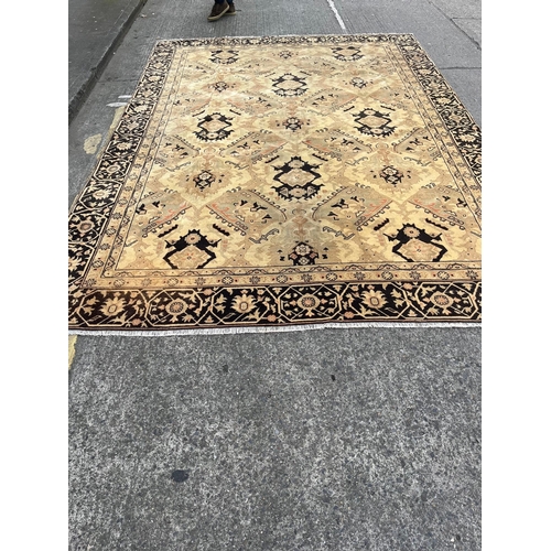 743 - Fine Turkish Ushak Centre Rug (380 cm W x 267 cm H)