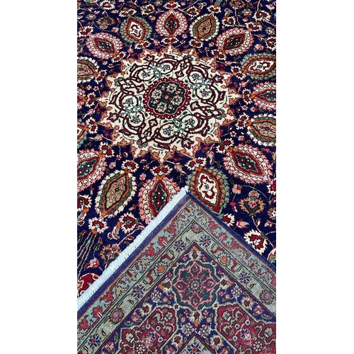 769 - Fine Tabriz Persian Rug (286 cm W x 200 cm H)