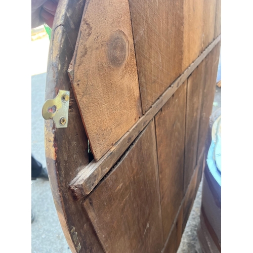 775 - Fine Victorian Shaped Gilt Mirror with Floral Decoration on Bun Feet (127 cm W x 148 cm H)