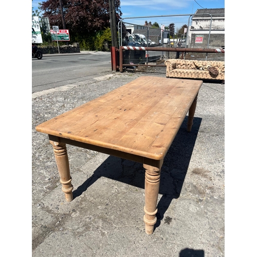 776 - Fine Large Pine Table (227 cm W)