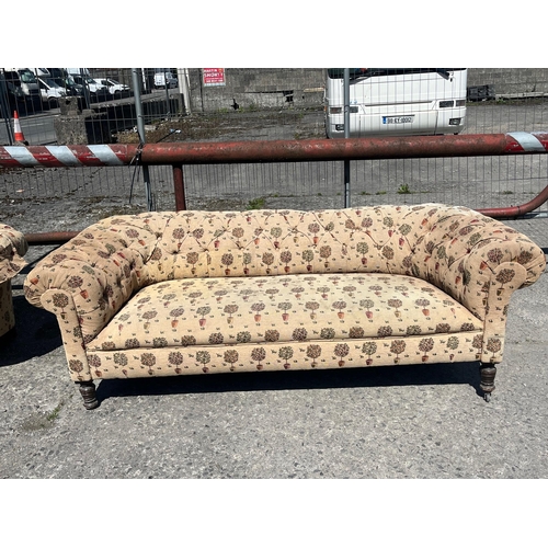 778 - Victorian Deep Buttoned Chesterfield (225 cm W)