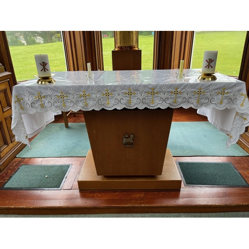 116 - Oak Finished Altar (153 cm W x 95 cm H x 69 cm D)