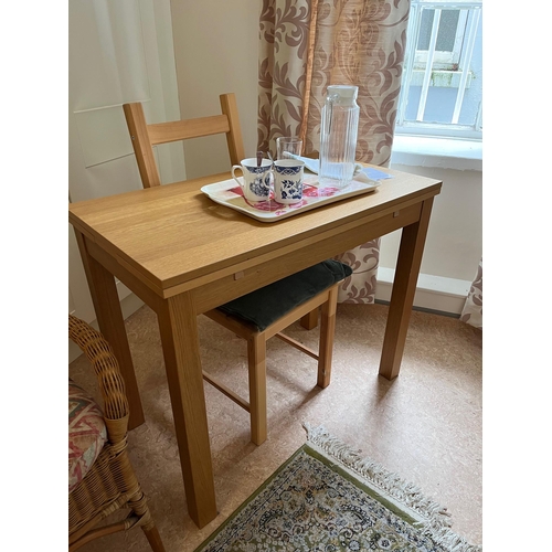 123 - Extending Table, Dining Chair, Rattan Chair and Rug