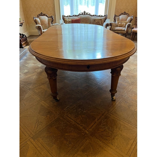 147 - Fine Victorian Mahogany Extending Dining Table with Four Extra Leaves (362 cm W x 75 cm H x 138 cm D... 