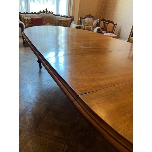 147 - Fine Victorian Mahogany Extending Dining Table with Four Extra Leaves (362 cm W x 75 cm H x 138 cm D... 
