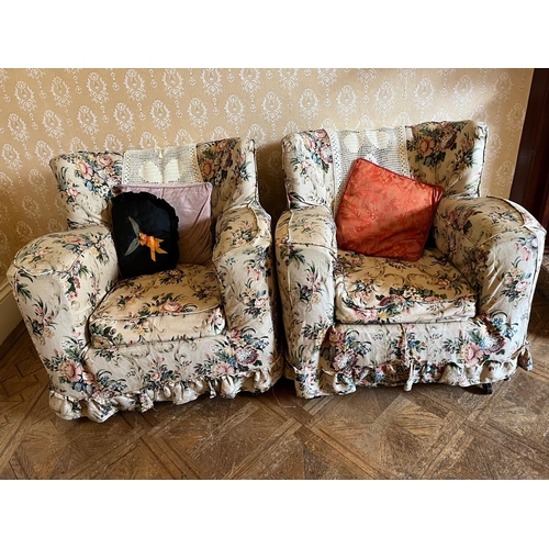 153 - Pair of Vintage Armchairs (90 cm W x 84 cm H x 80 cm D)