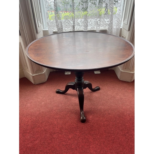 264 - Georgian Mahogany Circular Centre Tip Up Table on Tripod Base (93 cm W x 70 cm H)