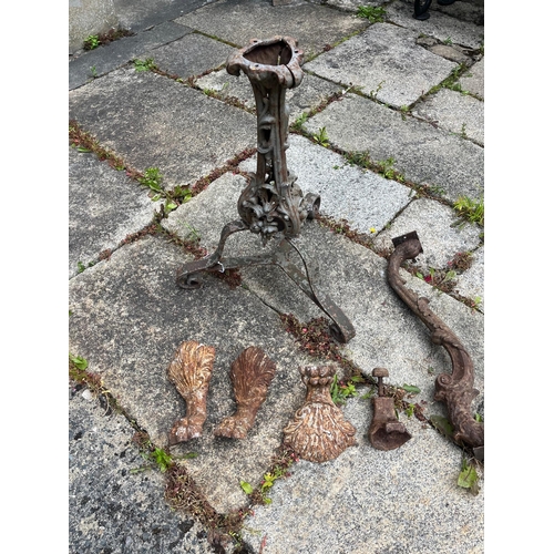 329 - Regency Cast Iron Leg, Three Cast Iron Feet, Decorative Wrought Iron Tripod Base (Tripod 70 cm H)