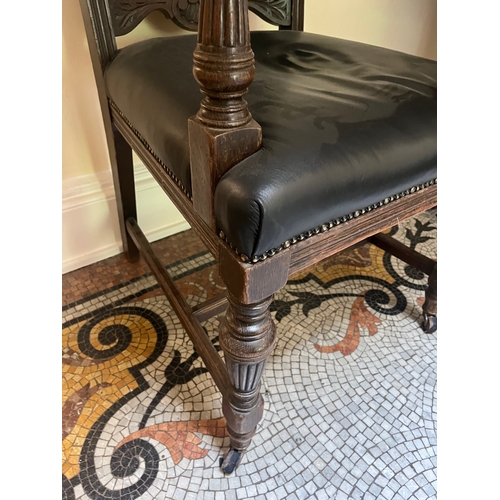 277 - Edwardian Oak Throne Chair with Leather Upholstery and Crest (64 cm W x 115 cm H x 65 cm D)