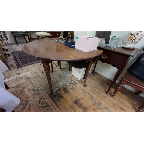 192 - Georgian Mahogany Oval Drop Leaf Table on Pad Feet