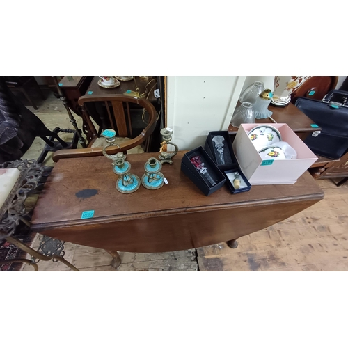 192 - Georgian Mahogany Oval Drop Leaf Table on Pad Feet