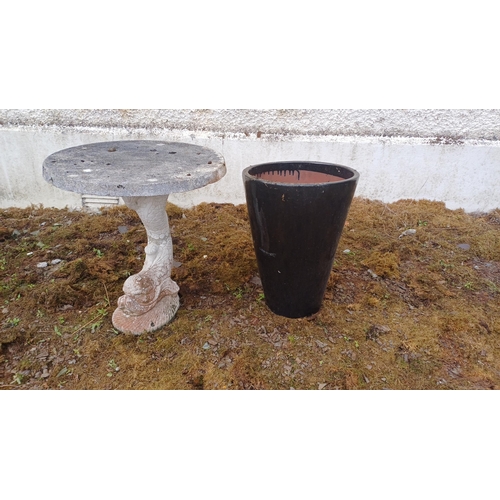 405 - Glazed Pottery Pot and a Fish Leg Garden Table