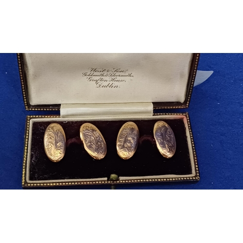 452 - Cased Set of 9 carat Gold Cufflinks