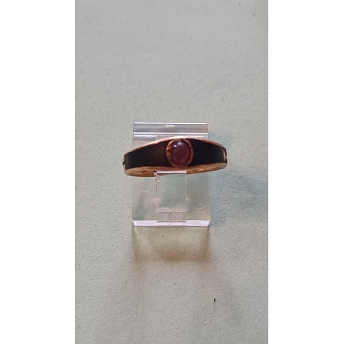 473 - 18 Carat Gold Ring - size L