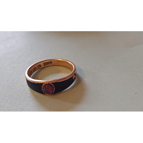 473 - 18 Carat Gold Ring - size L