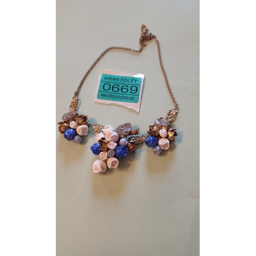 669 - Vintage Necklace