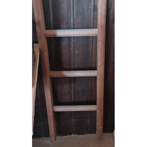 739 - Old P & T Ladder (400cm)