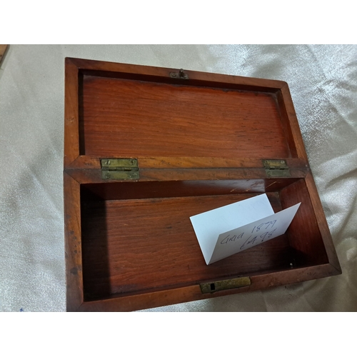 364 - 19th Century Killarney Wood Yew and Arbutus Glove Box Inlaid with Shamrocks (26cm x 11cm x 8cm)