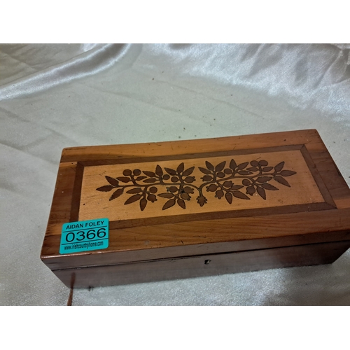 366 - 19th Century Killarney Wood Yew and Arbutus Glove Box Inlaid with Oak Leaves (25cm x 11cm x 7cm)