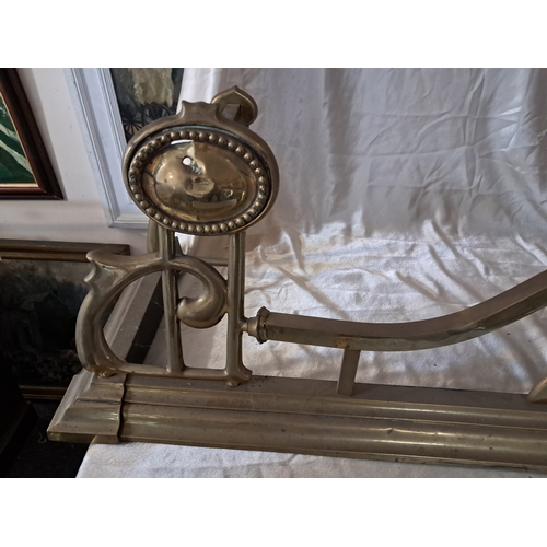 430 - Victorian Brass Fender (135cm x 38cm x 36cm)