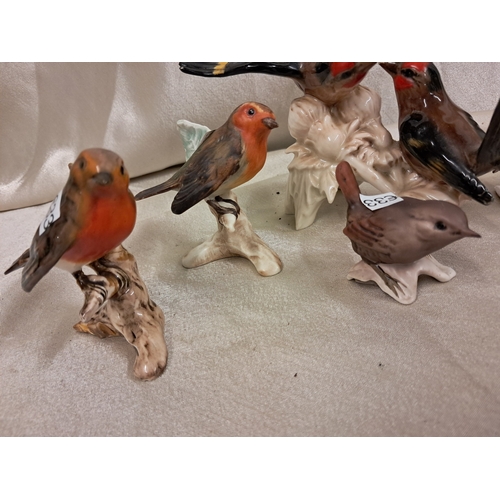 714 - Nice collection of Goebel China Bird Figures including 2 Robins (6) - Tallest 13cm