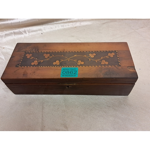 862 - 19th Century Killarney Wood Glove Box of Yew and Arbutus Inlaid with Shamrocks (28cm x 11cm x 7cm)