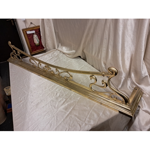 940 - Art Nouveau Brass Fender (145cm x 23cm x 26cm)