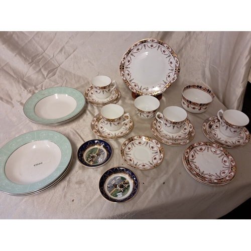 1252 - Good mixed lot of Vintage Arklow Pottery including Linden part Tea Set, 6 Belvedere Bowls and 2 Dog ... 