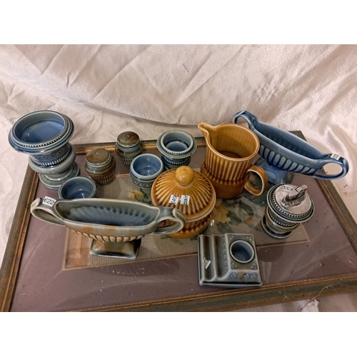 1287 - Lot of Irish Wade Pottery on a Tray