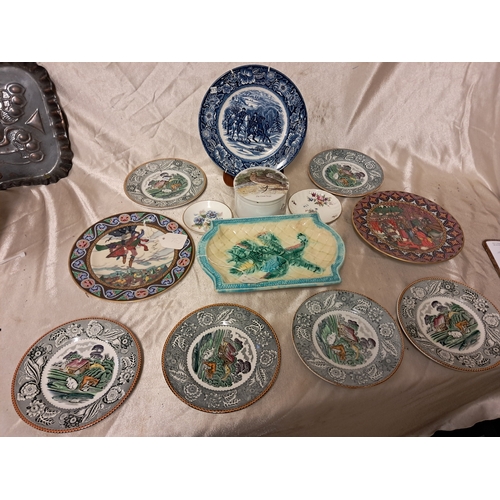 1325 - Good mixed lot of Cabinet Plates and a Majolica Sweet Dish