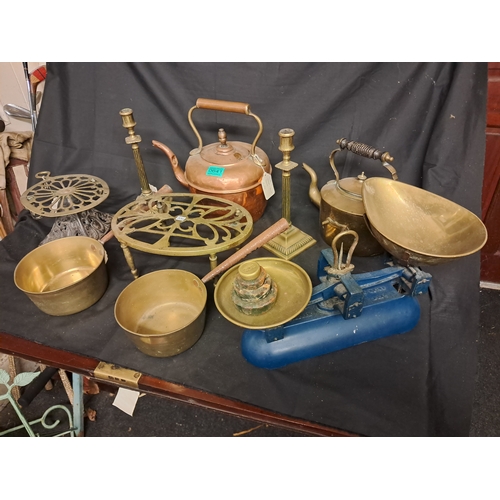 641 - Good lot of old Copper and Brass including Kettles, Shop Scales, Trivets, Sauce Pans etc