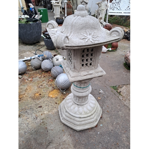 1039 - Pair of Garden Statuary Oriental Pagodas (95cm Tall)