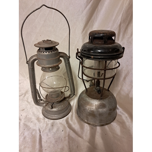 1332 - Two Tilly Lamps