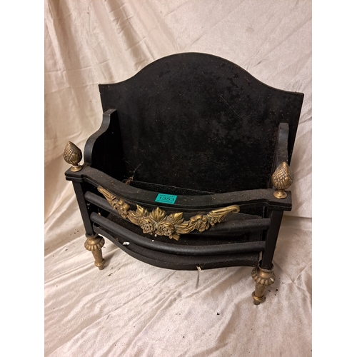 1353 - Good quality Cast Iron and Brass Fire Basket (47cm x 52cm x 28cm)