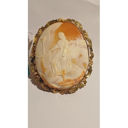 308 - Large Victorian Cameo 9 Carat Brooch