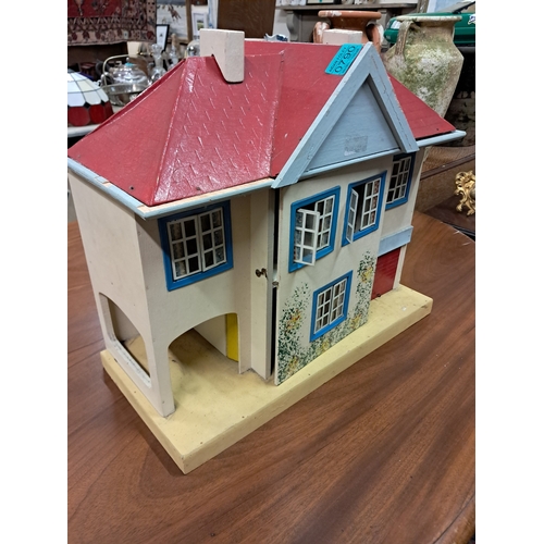 790 - Vintage Doll's House