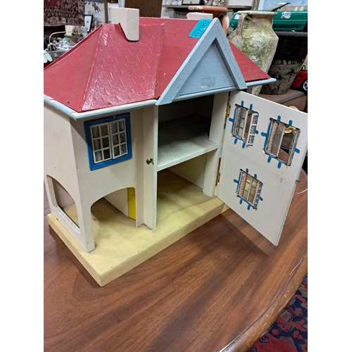 790 - Vintage Doll's House