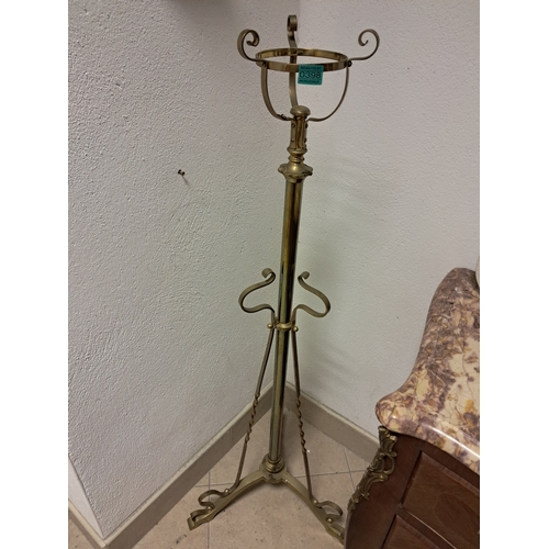 398 - Edwardian Brass Oil Lamp Stand - adjustable (Ideal for Flowers)