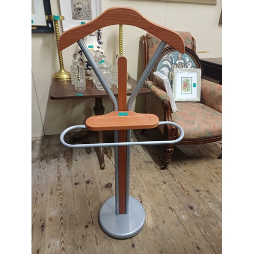 70 - Gentleman's Valet Stand