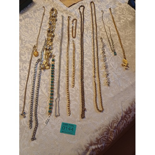 144 - Lot of Chains - mixed lot
