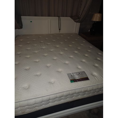 11 - King Koil Club Class Top Mattress and Base (180cm Wide)