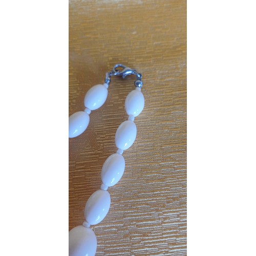 375 - Cream Beaded Graduated Necklace (Bone?)